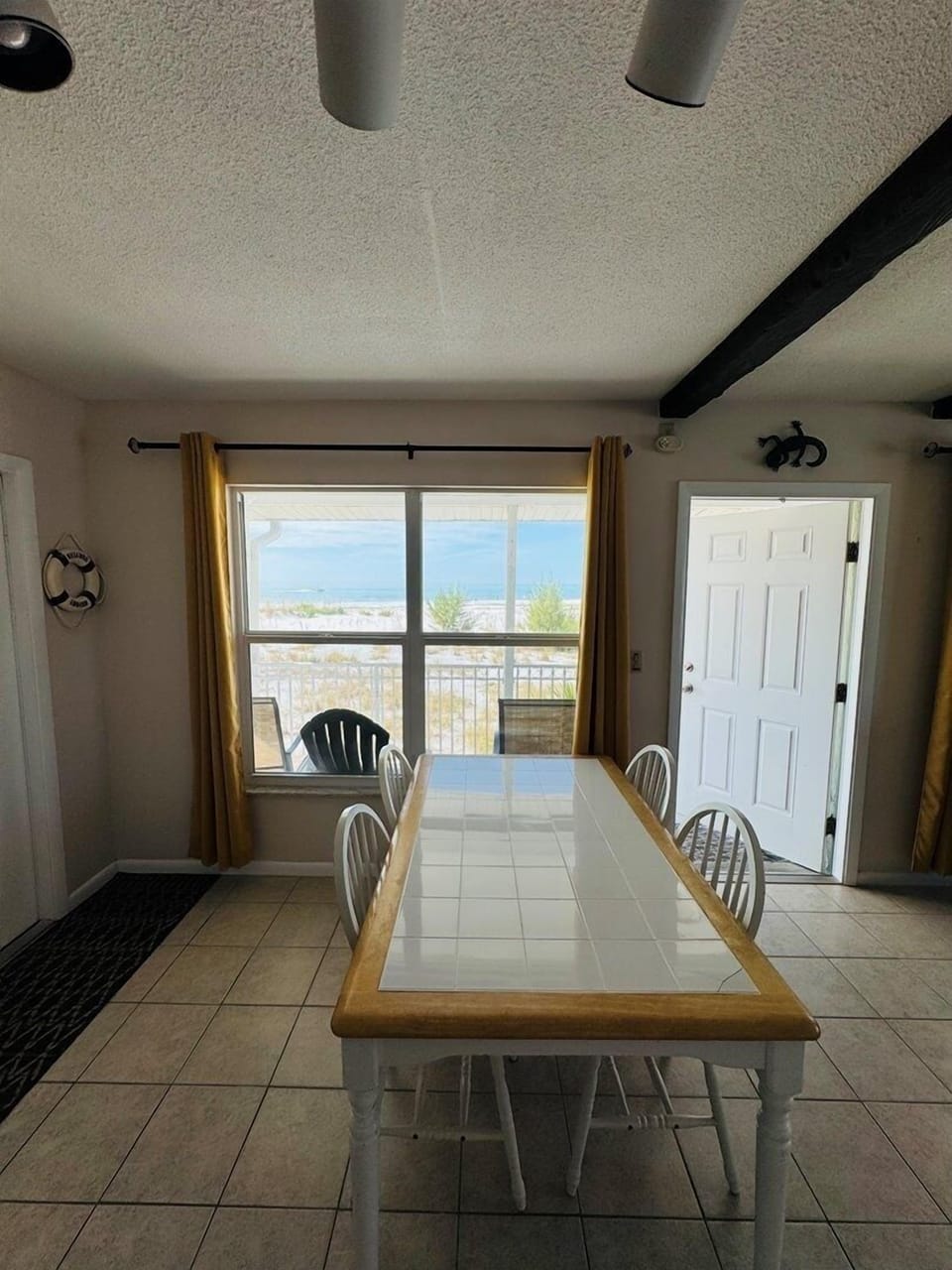 Apartment, 3 Bedrooms | Dining