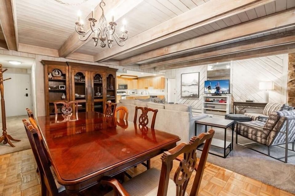 Condo, 3 Bedrooms | Dining