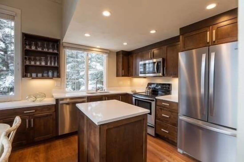 Apartment, 4 Bedrooms | Private kitchen | Fridge, oven, coffee/tea maker, toaster