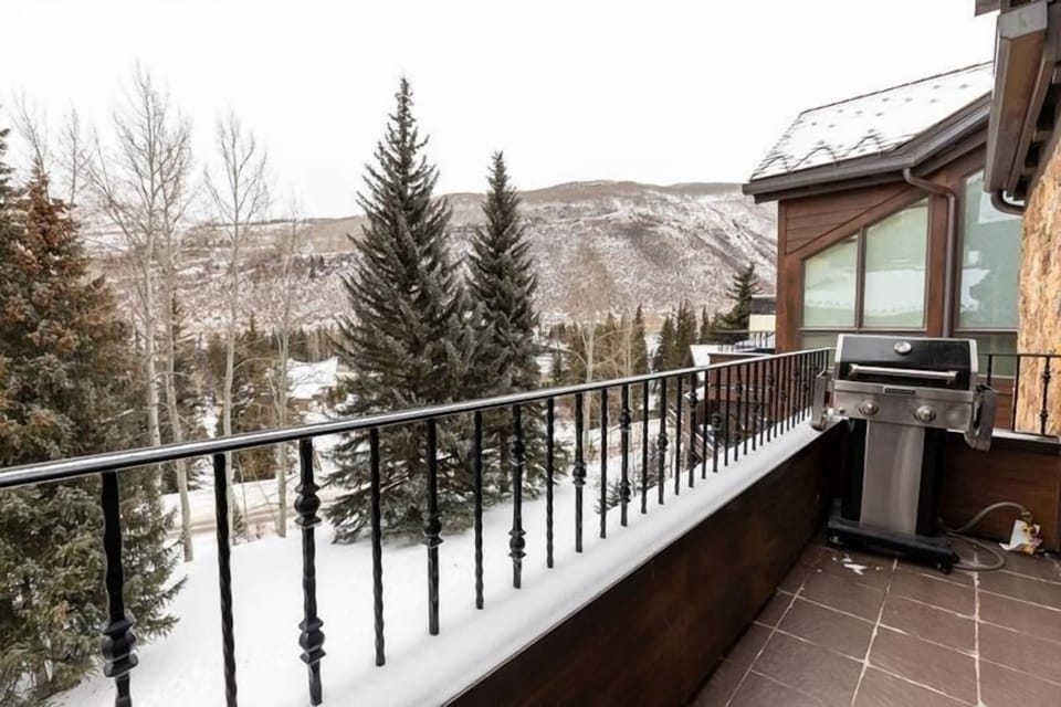 Condo, 4 Bedrooms | Property grounds