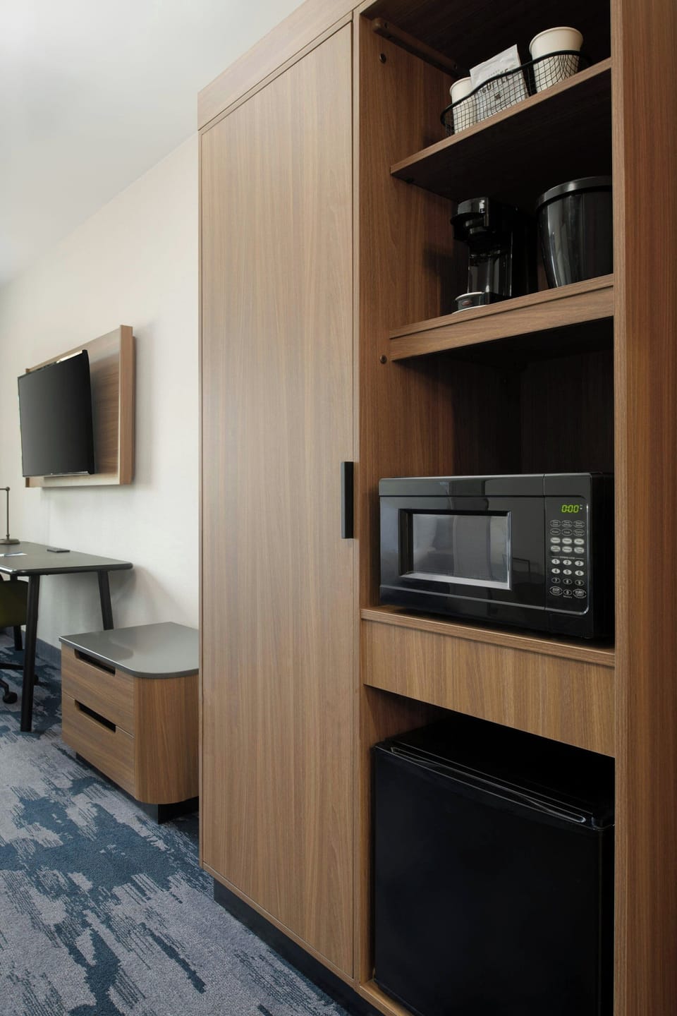 Select Comfort beds, in-room safe, desk, laptop workspace