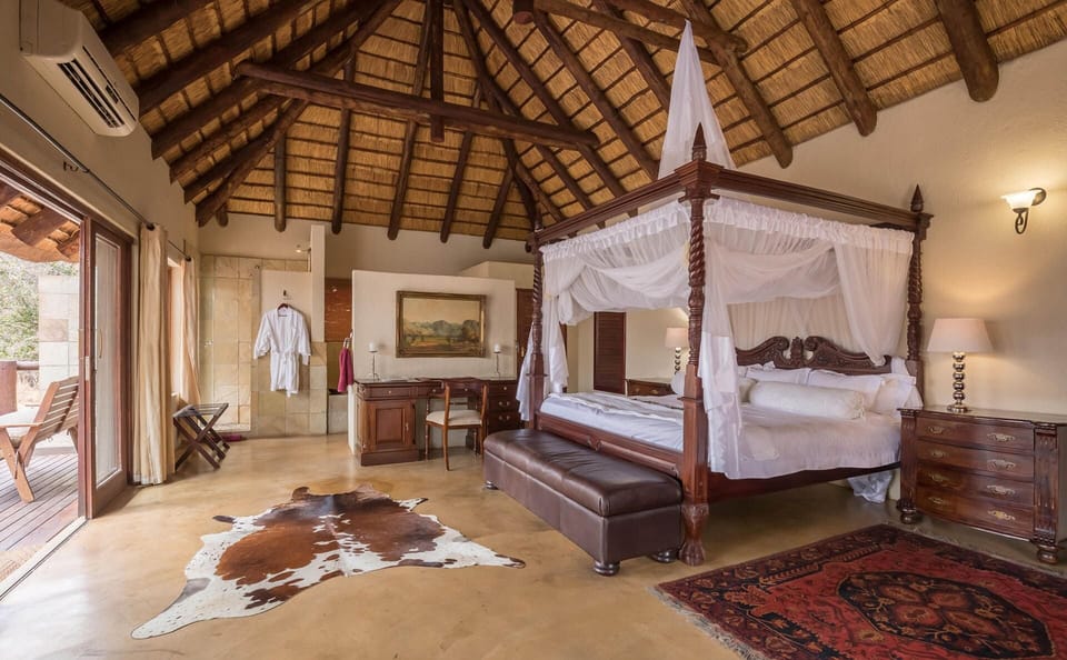 Superior Suite | 1 bedroom, Egyptian cotton sheets, premium bedding, in-room safe