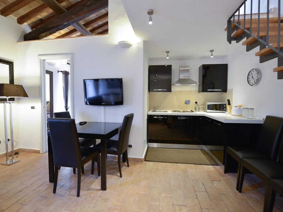 Apartment (2 Bedrooms) | Private kitchen | Fridge, microwave, oven, stovetop