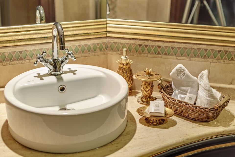 Double Room, Sea View | Bathroom sink