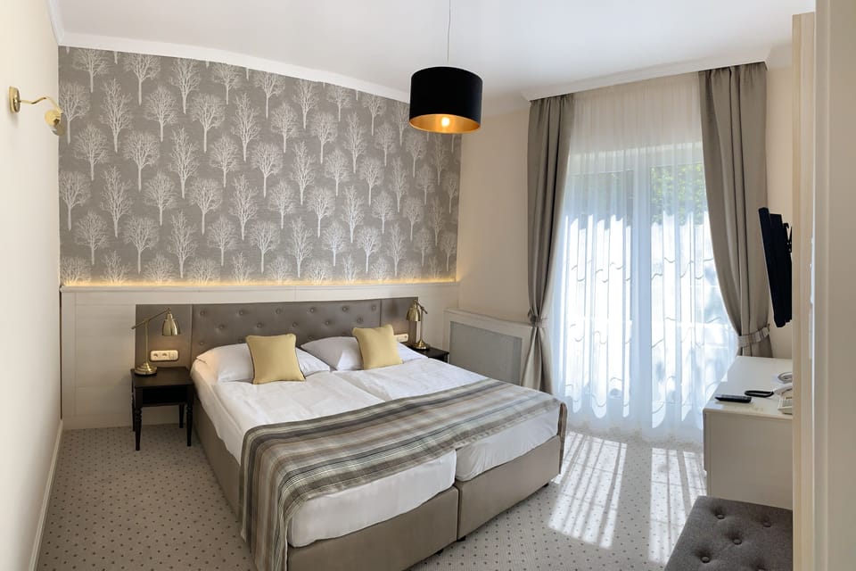 In-room safe, desk, blackout drapes, free WiFi