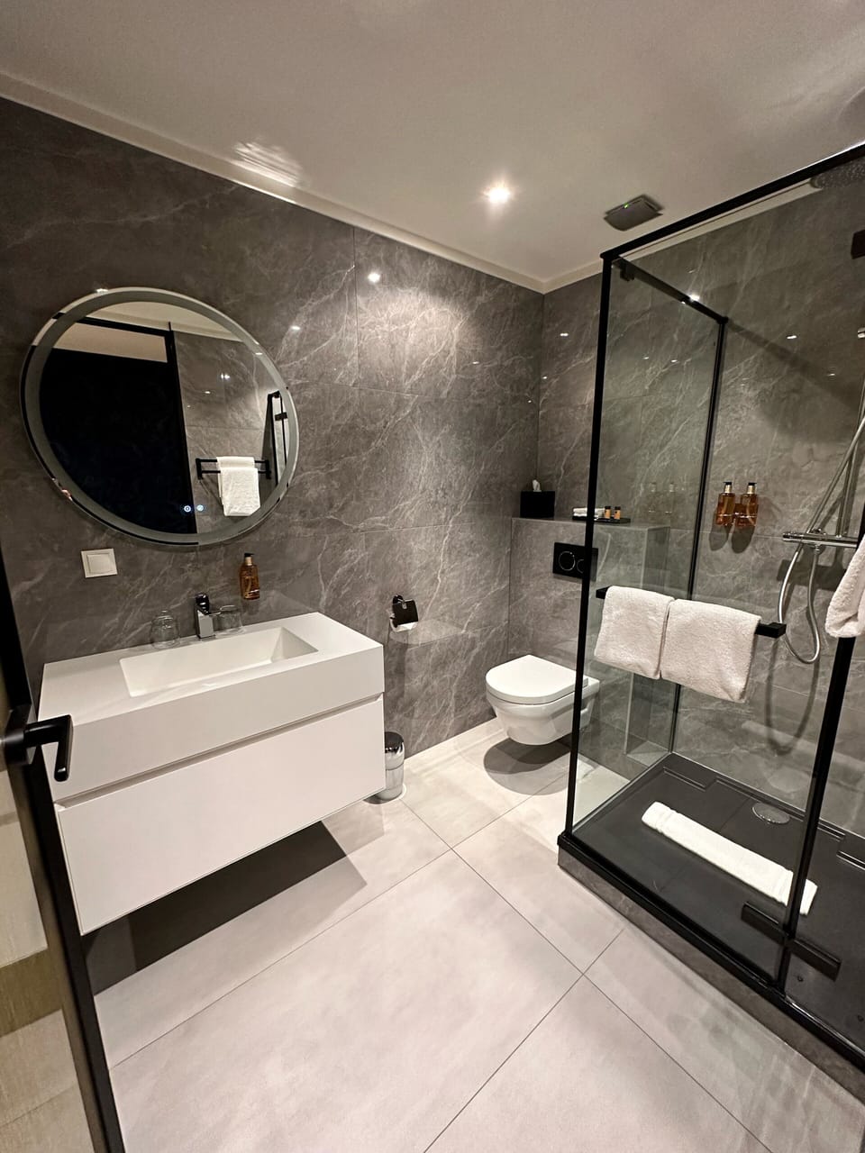 Basic Double Room (Semi-Basement) | Bathroom | Free toiletries, hair dryer, towels, soap