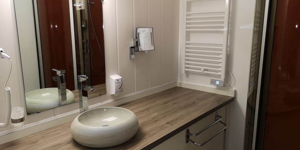 Family Room | Bathroom | Hair dryer, towels