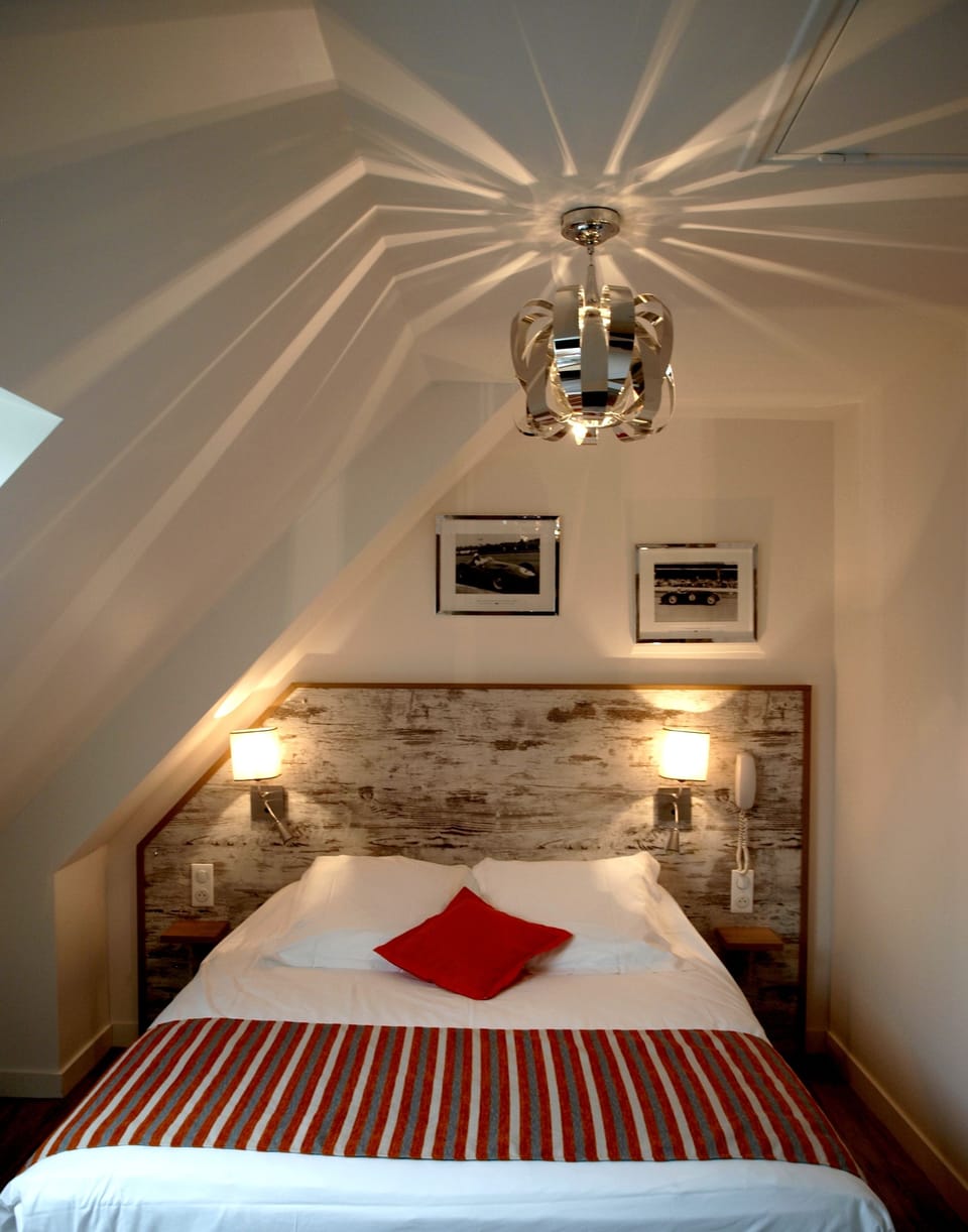 Premium bedding, desk, free WiFi, bed sheets