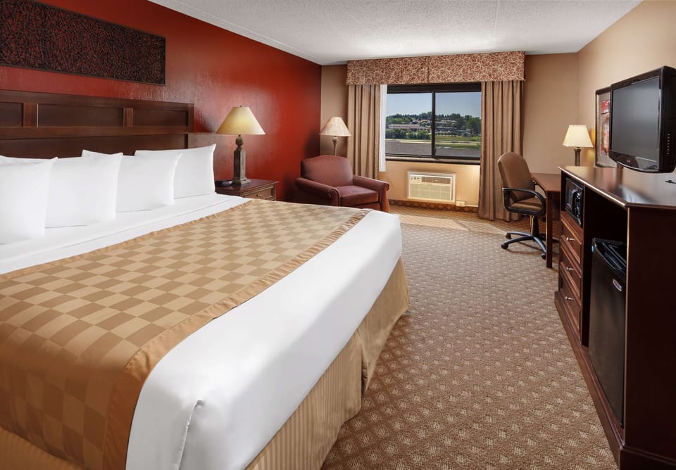 Pillowtop beds, desk, laptop workspace, blackout drapes