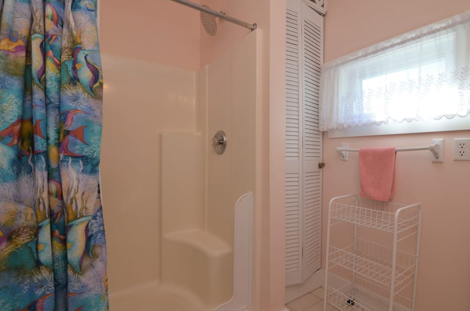 2nd Fl Full Bath
