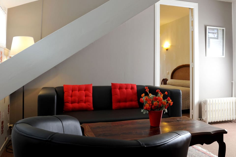 In-room safe, desk, soundproofing, WiFi (free)