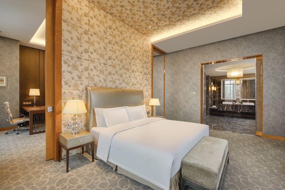Down comforters, minibar, in-room safe, desk