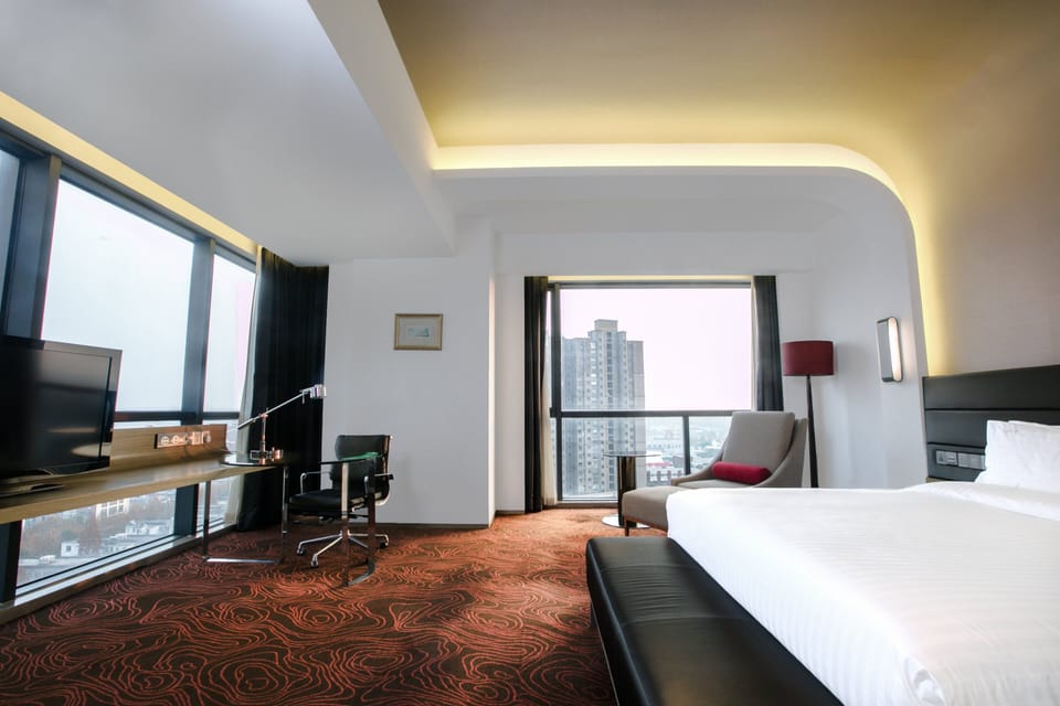 Minibar, in-room safe, desk, soundproofing