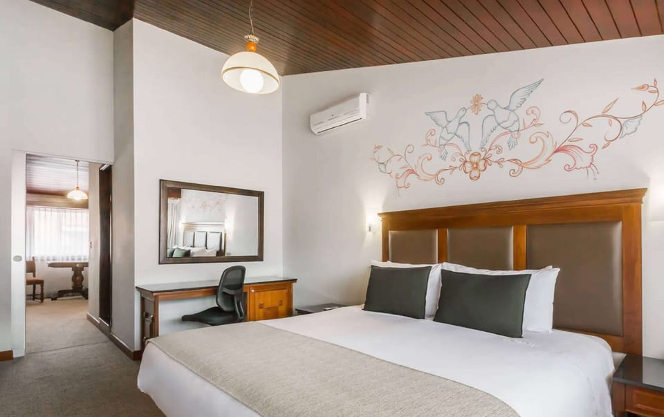 Superior Suite, 1 King Bed, Non Smoking | Premium bedding, down comforters, minibar, in-room safe