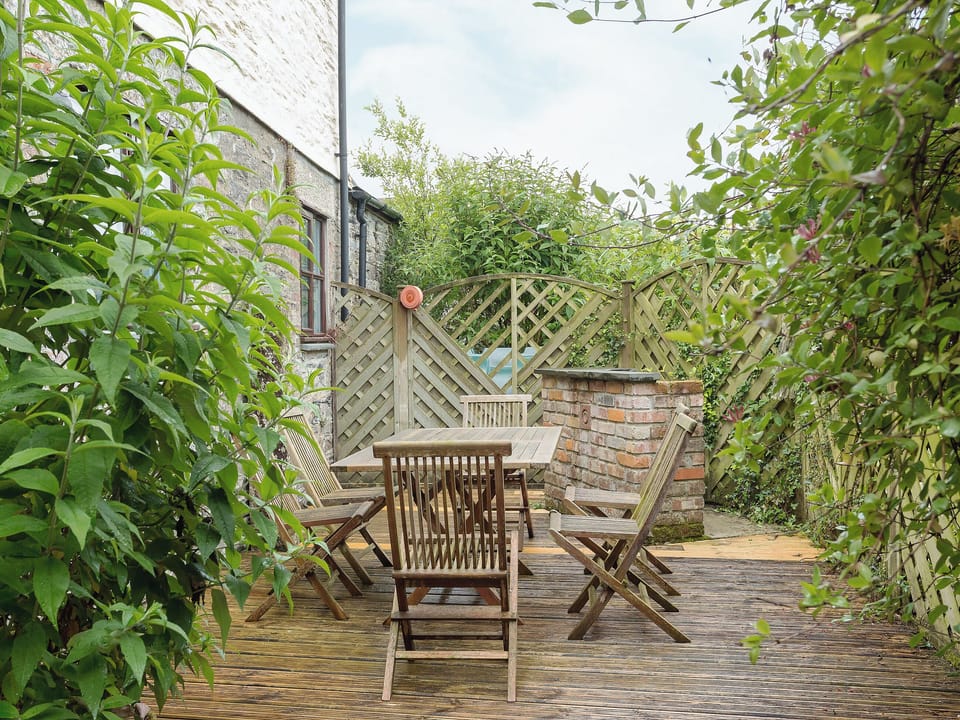 Sitting-out-area | New England - Tregrill Farm Cottages, Menheniot, near Liskeard