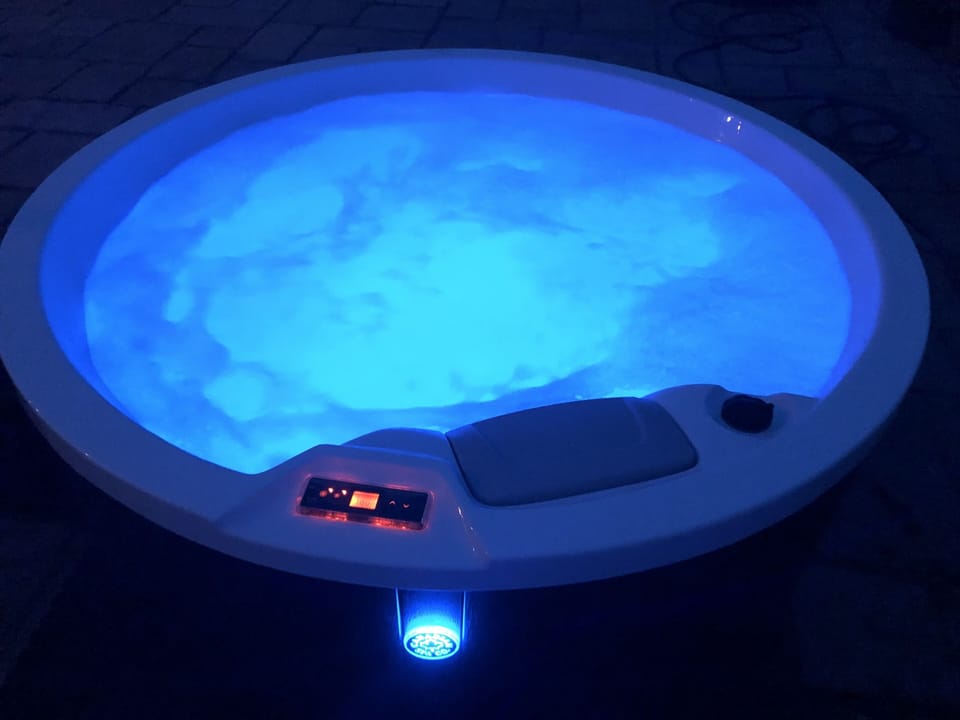 Multiple lighting in the private hot tub 
