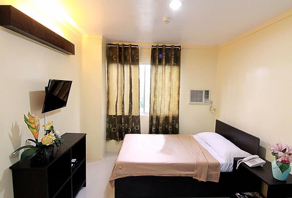 Honeymoon Double Room | In-room safe, desk, rollaway beds (surcharge)