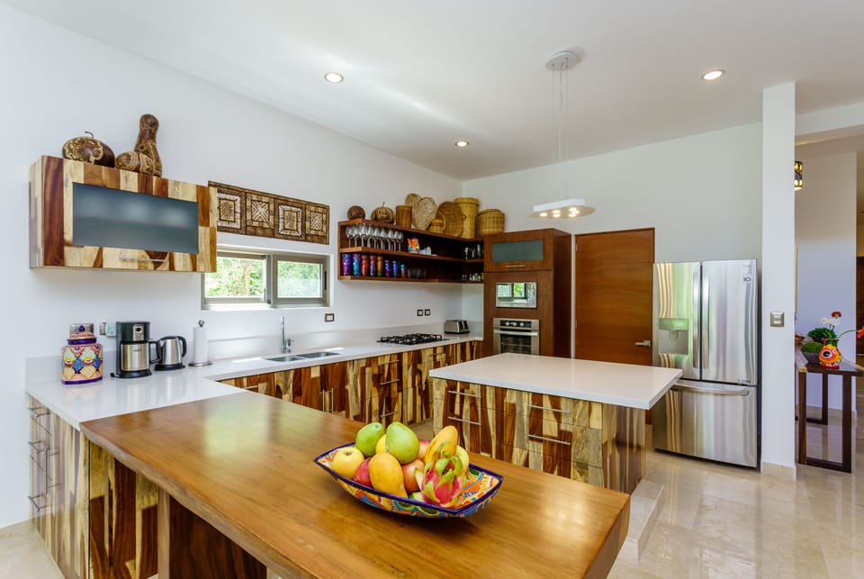 fully equipped kitchen