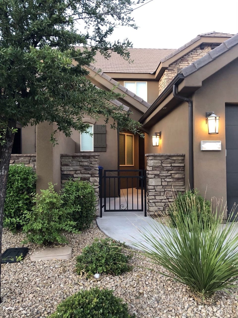 Well landscaped entryway to the St. George Retreat.