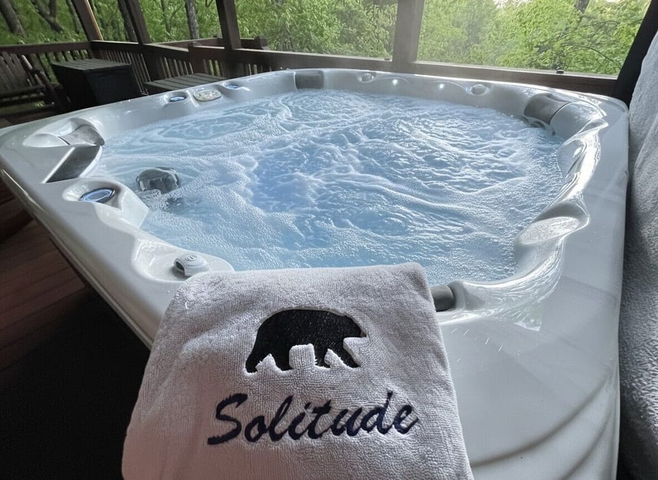 7 person hot tub