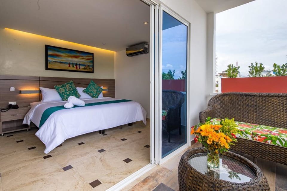 Superior Suite | Premium bedding, down comforters, memory foam beds, minibar