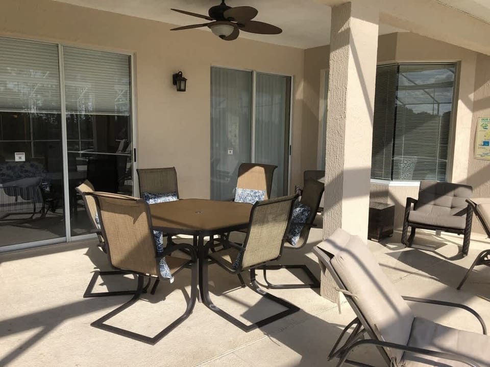 Pool Side Dining