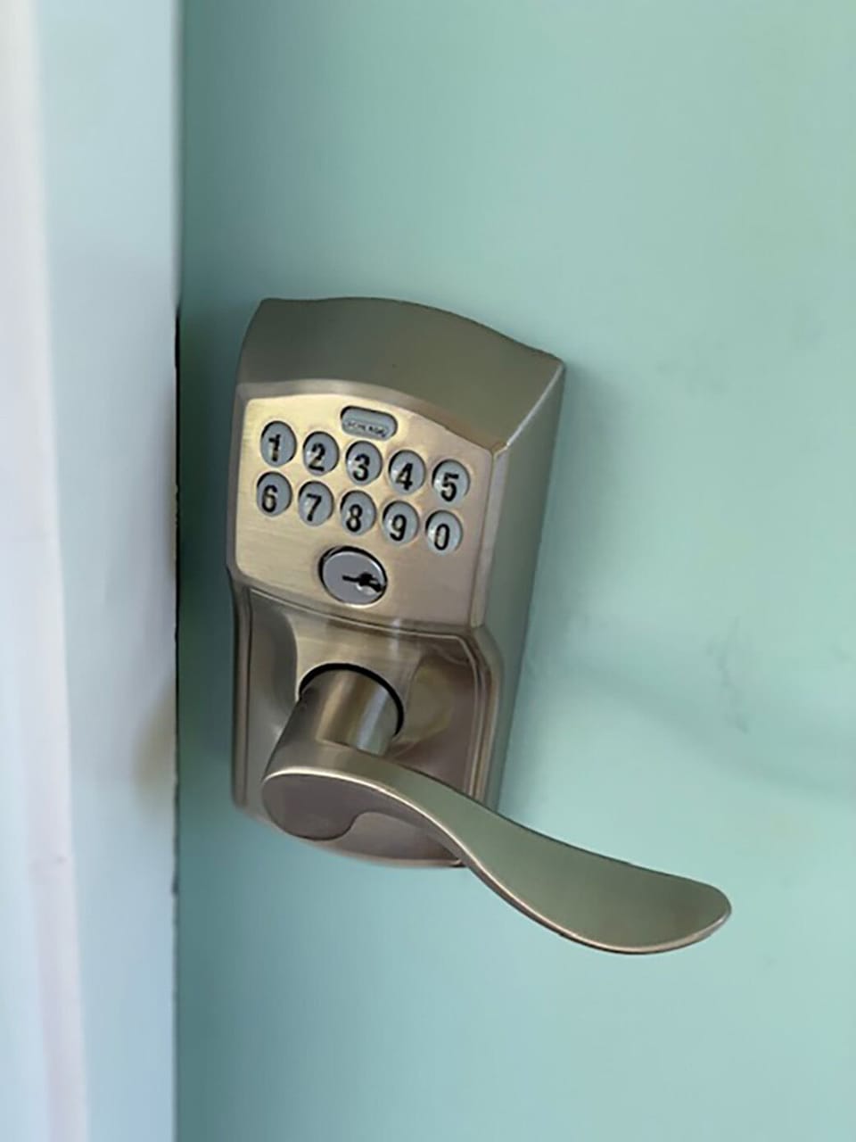 Self check in combo lock