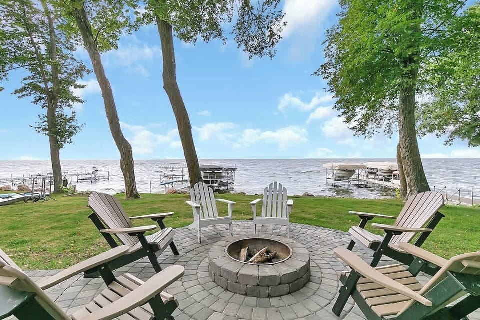 Awesome lake views and cozy firepit to enjoy year round