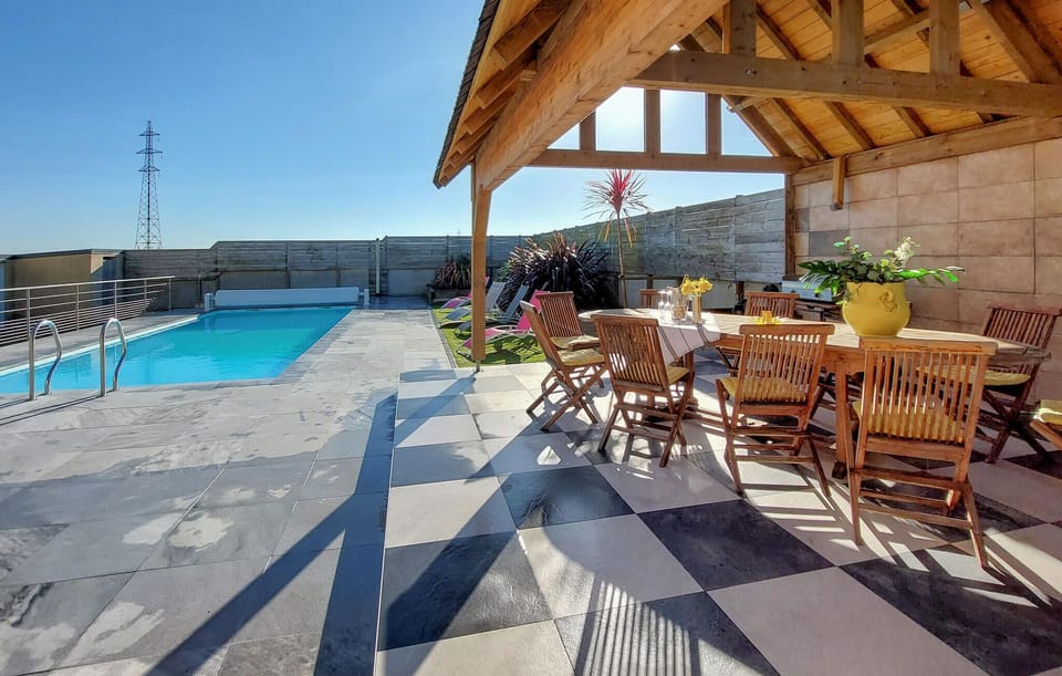 pool