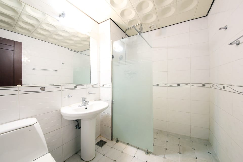 Free toiletries, hair dryer, towels, soap