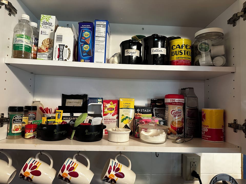 Many teas, spices