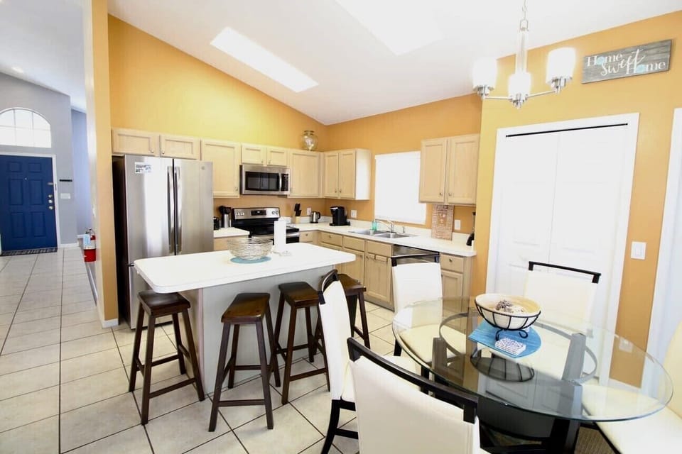 Kitchen/Dining area equipped with new appliances