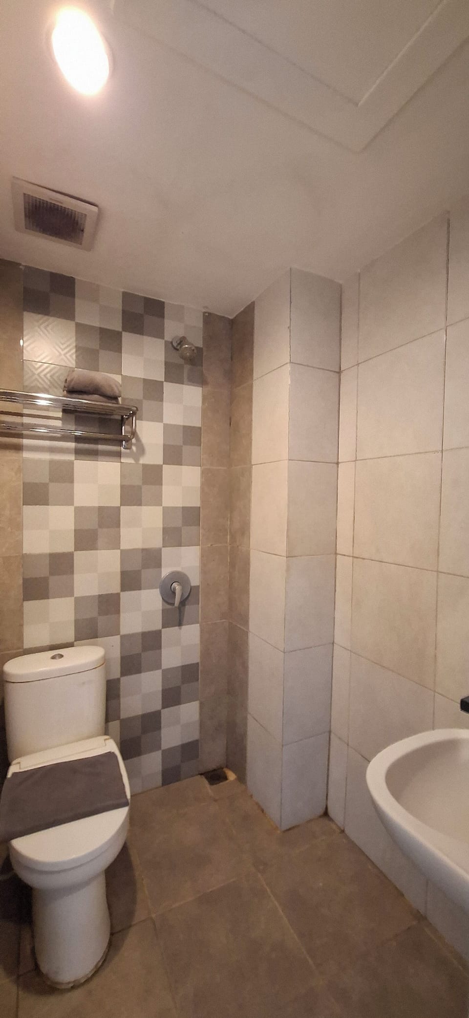 Shower, towels, soap, shampoo
