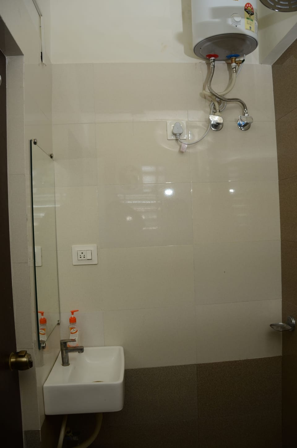 Shower, free toiletries, towels, soap
