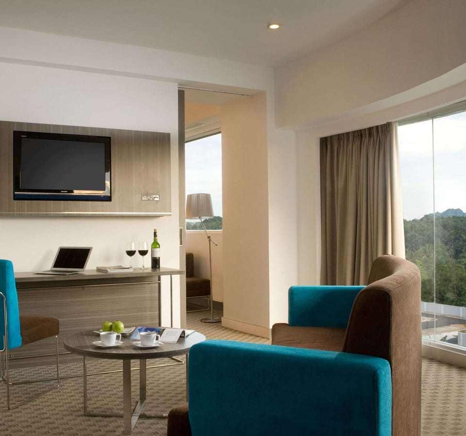 Suite, 1 King Bed | Premium bedding, minibar, in-room safe, desk