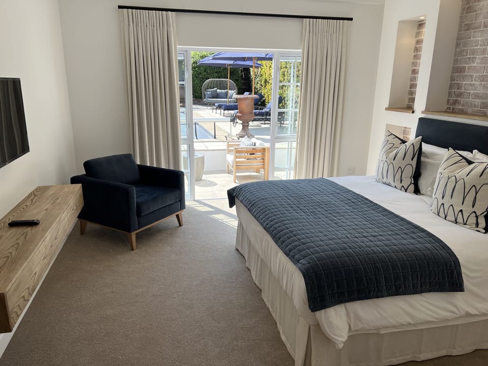 Executive Room, Non Smoking, Pool View | Premium bedding, down comforters, minibar, in-room safe