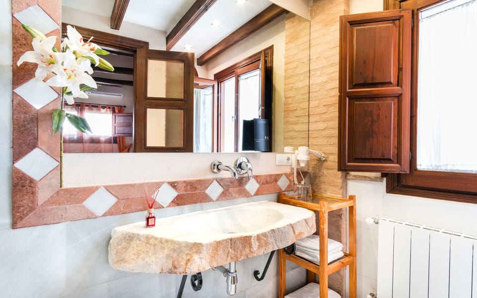 Premium Double Room | Bathroom | Free toiletries, hair dryer, slippers, towels