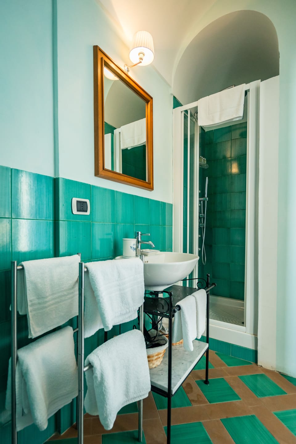 Panoramic Room, Sea View | Bathroom | Shower, hair dryer, bidet, towels