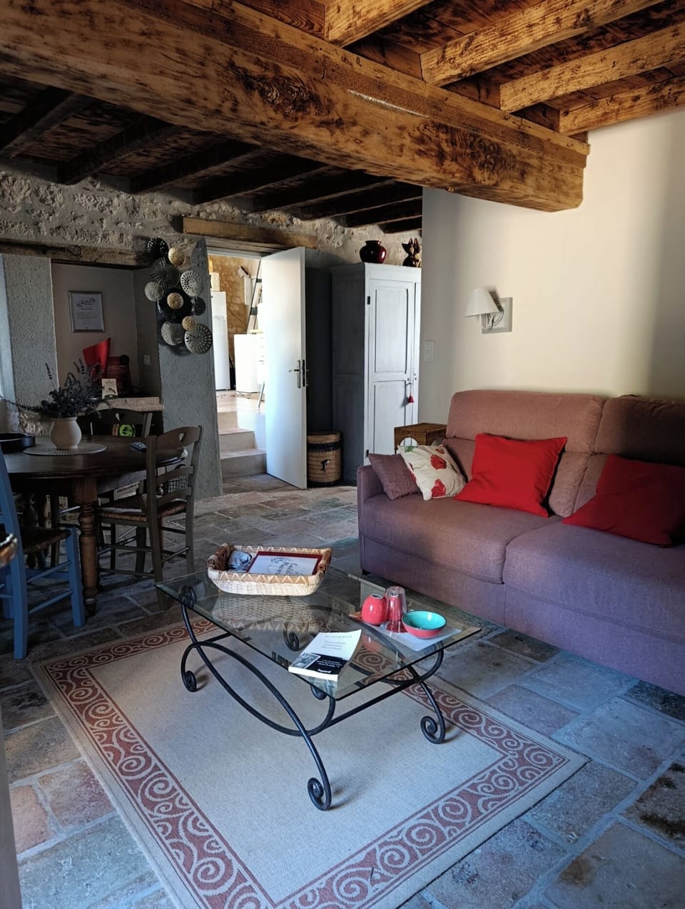 Comfort Room, Kitchenette, Courtyard View | Blackout drapes, iron/ironing board (on request), WiFi (free)