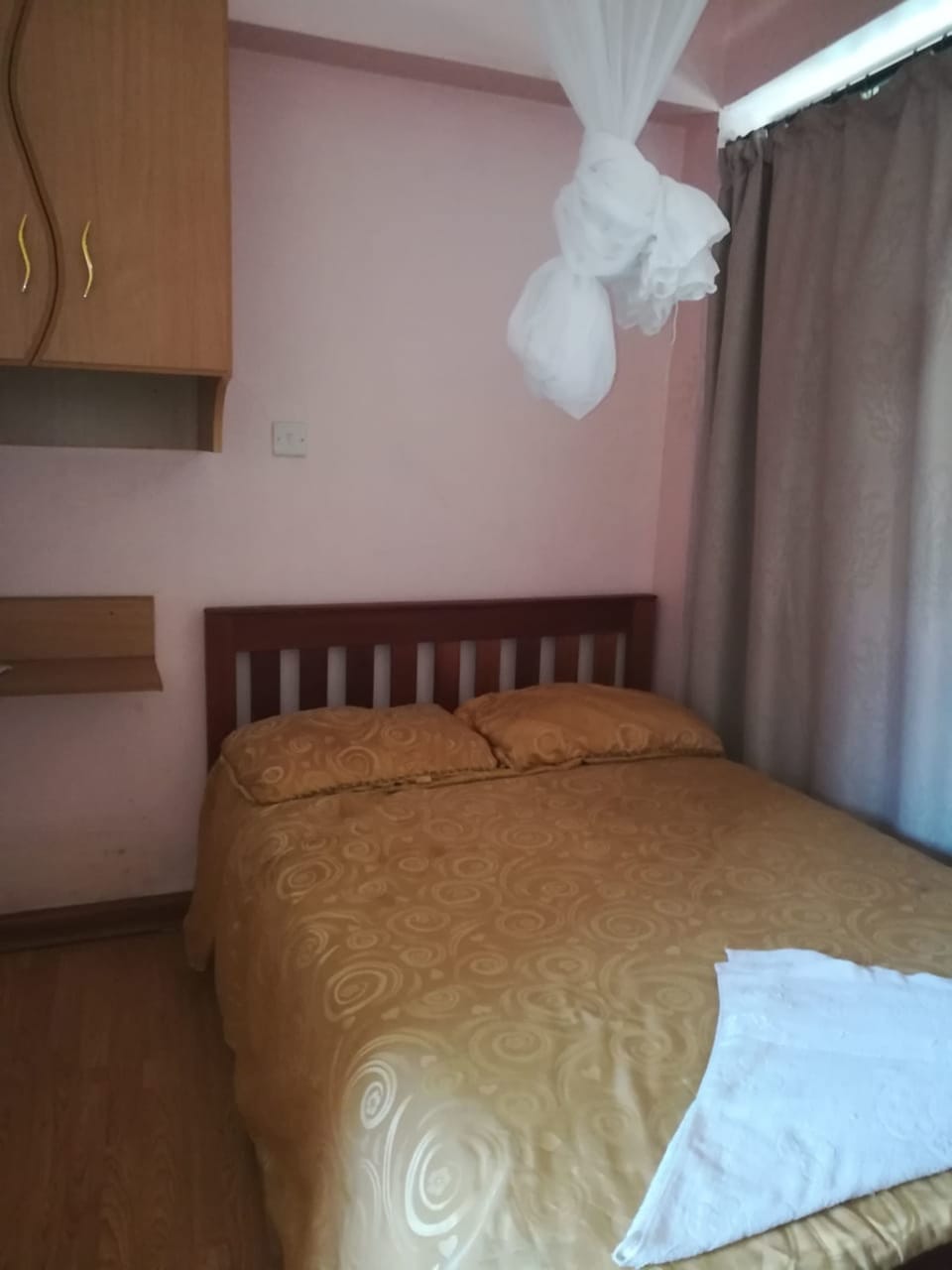 Single Room | Desk, WiFi (free), bed sheets