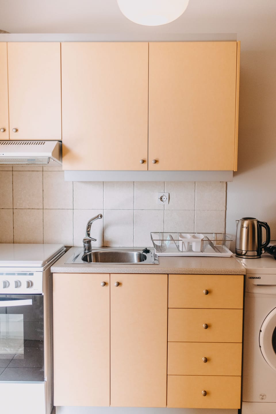 Executive Studio, Balcony, Mountain View | Private kitchen | Full-size fridge, microwave, oven, stovetop