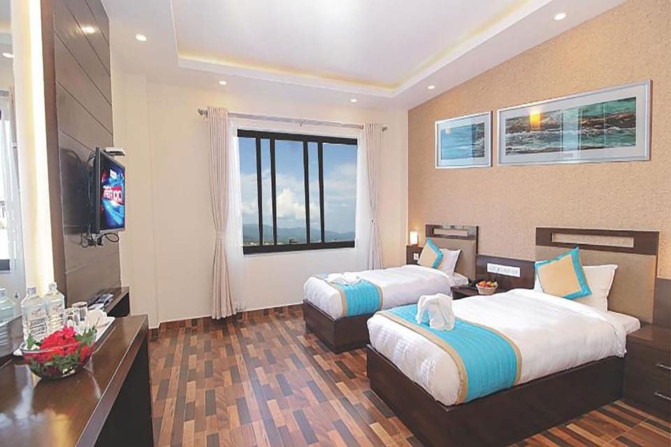 Deluxe Room | Desk, soundproofing, iron/ironing board