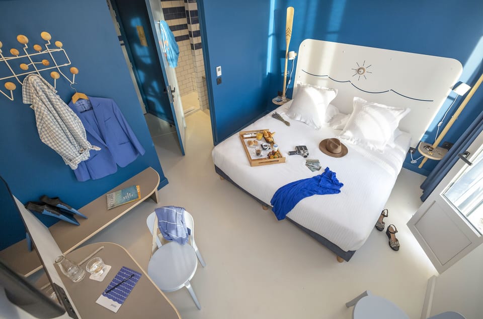 Premium bedding, free minibar, in-room safe, desk