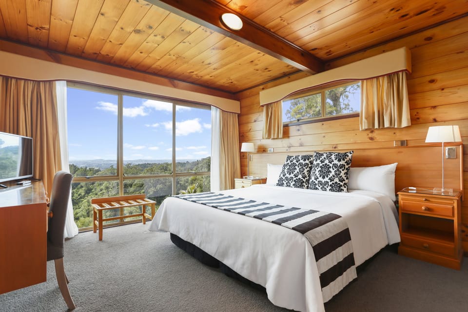Luxury Gate Villa | Premium bedding, in-room safe, desk, blackout drapes