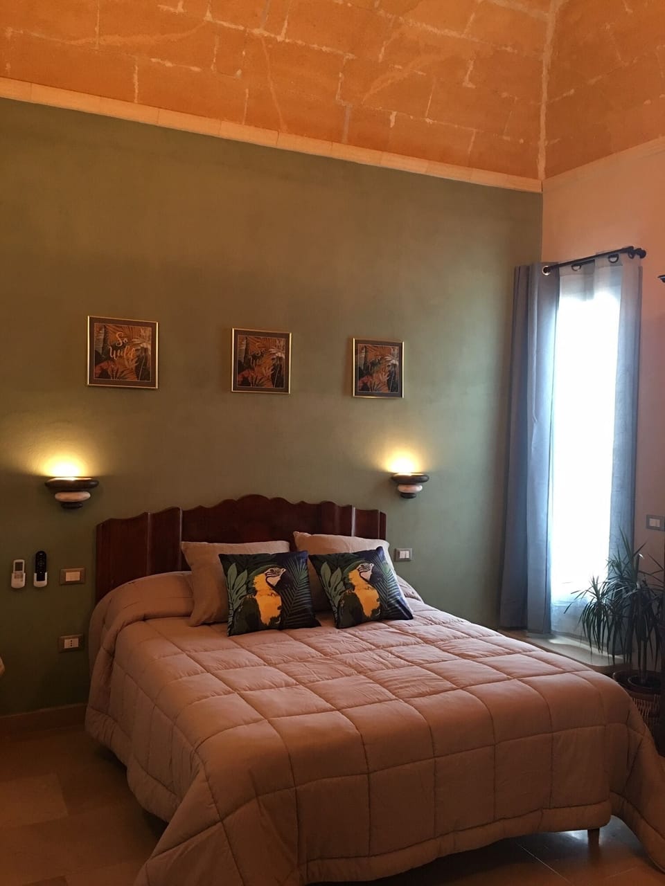 Comfort Double Room, Private Bathroom | Minibar, in-room safe, desk, blackout drapes