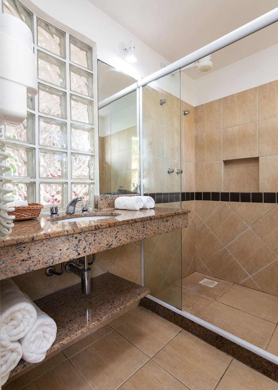 Suite Superior | In-room safe, free WiFi, bed sheets
