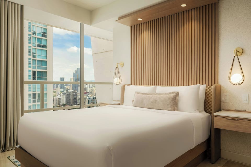 Suite, 1 King Bed, Partial Ocean View | Egyptian cotton sheets, premium bedding, down comforters, pillowtop beds