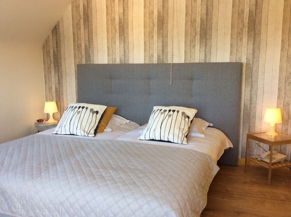 Double Room | Down comforters, minibar, individually decorated, desk