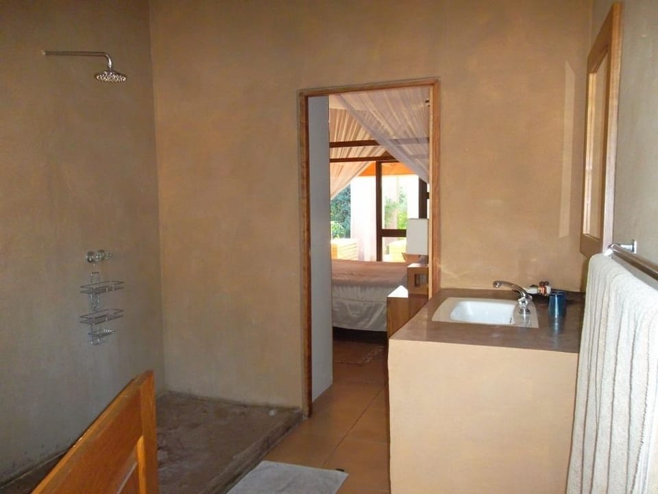 Free toiletries, hair dryer
