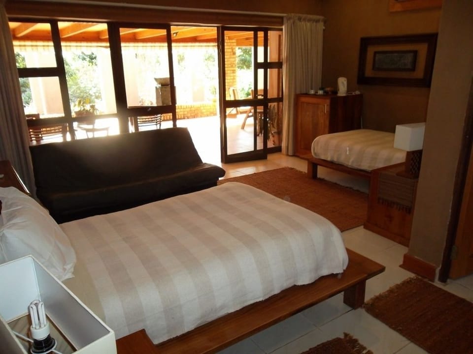 In-room safe, desk, iron/ironing board (on request), WiFi (free)